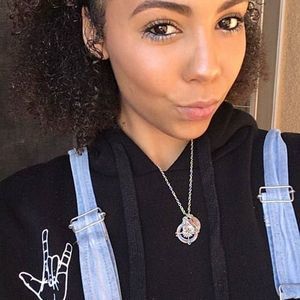 Meet your Posher, Gabrielle